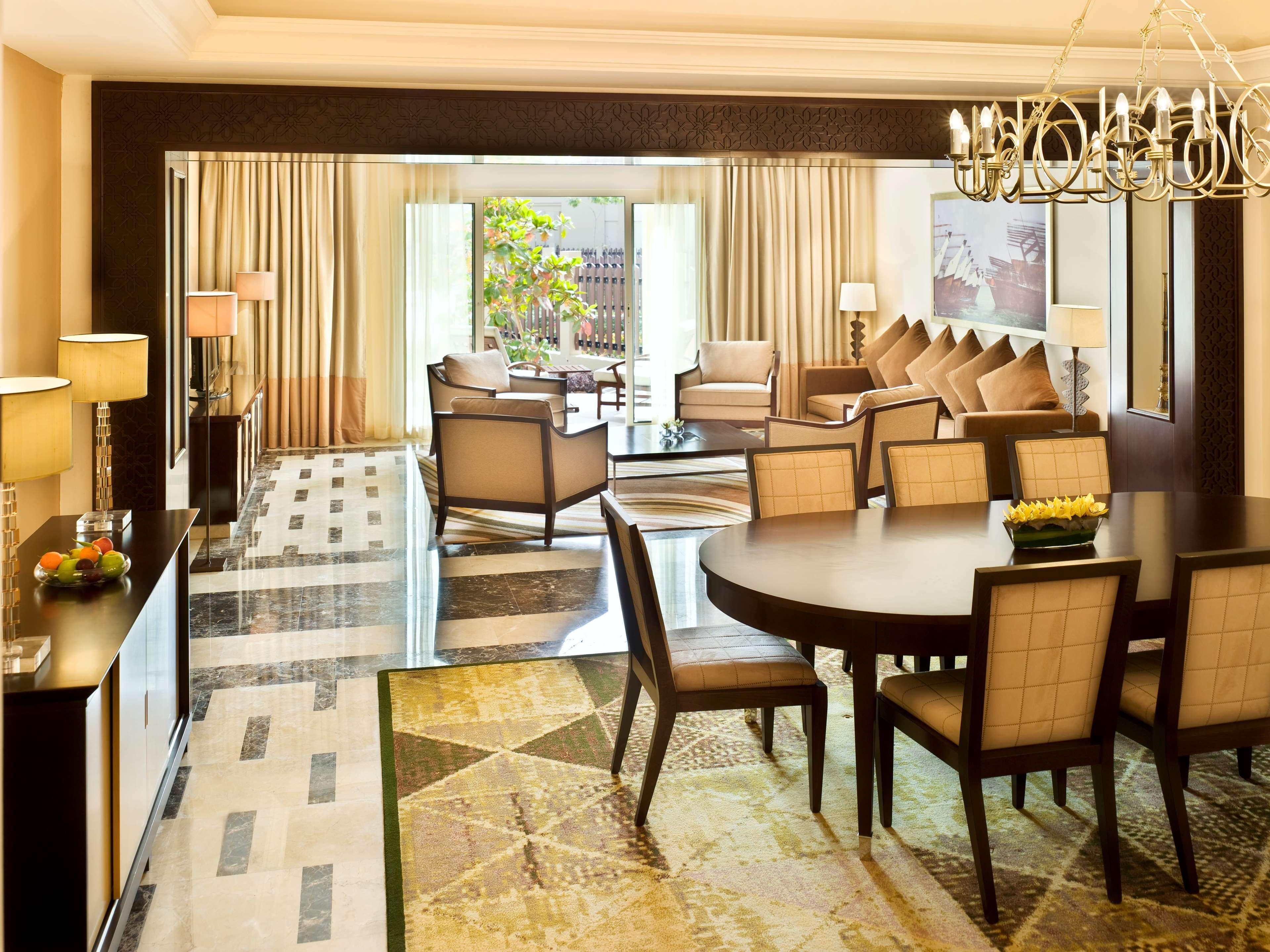Grand Hyatt Doha Hotel & Villas Exterior foto A suite at the Ritz-Carlton, Dubai
