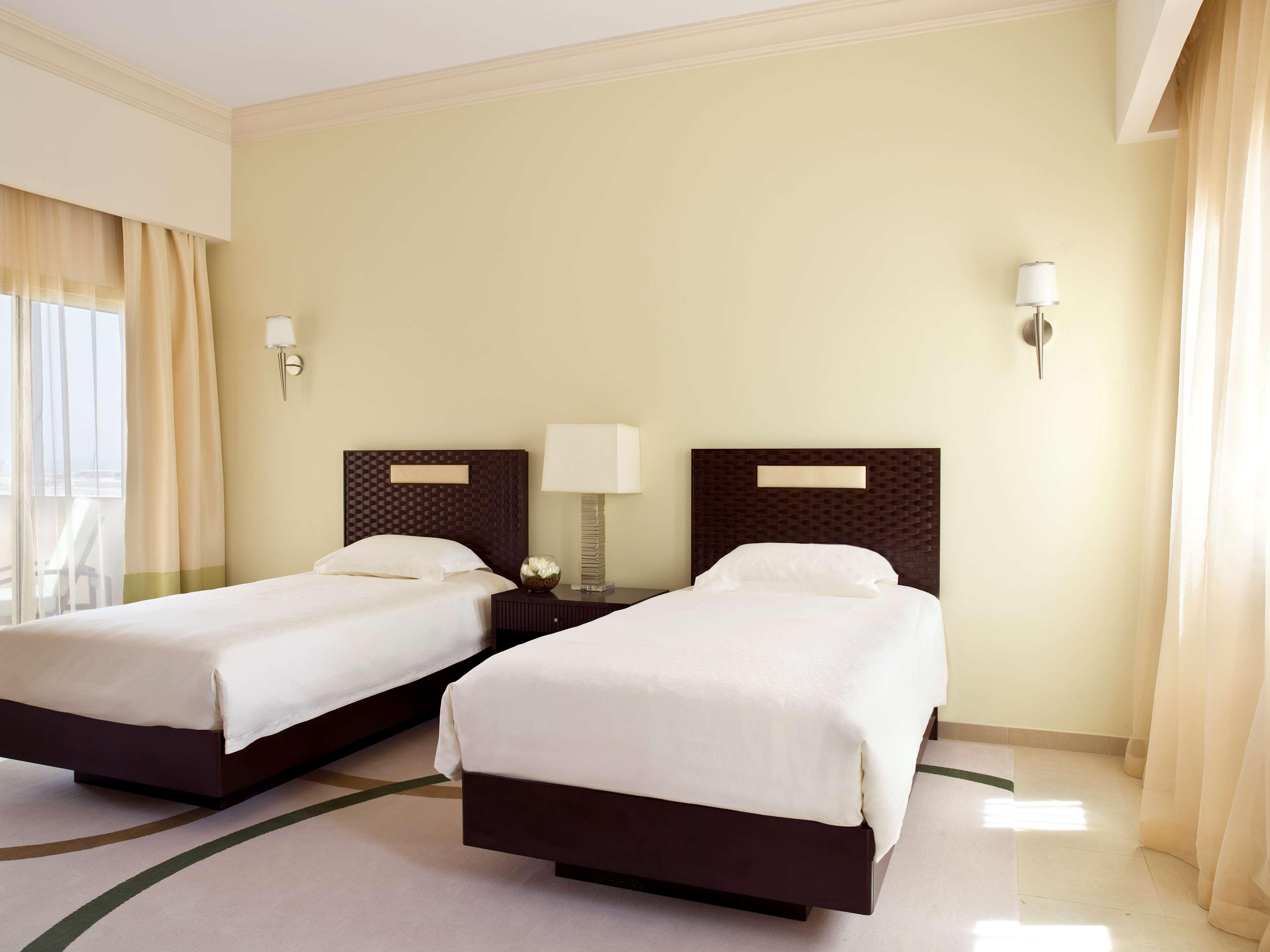 Grand Hyatt Doha Hotel & Villas Exterior foto A room at the hotel